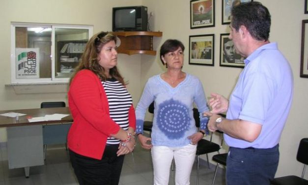 Fabia Moreno Santos es reelegida por unanimidad secretaria general del partido socialista en Coria
