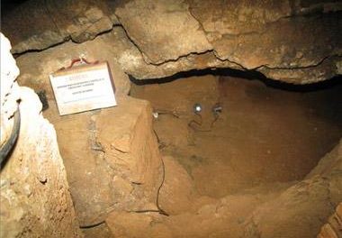 El Ministerio de Cultura evalúa los problemas de conservación de las cuevas de Maltravieso