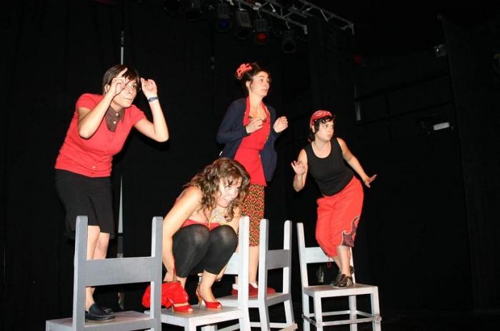 La Compañía Al Lío Teatro interpretará esta noche en Coria la obra ¡Ay¡, hombres, una comedia irónica y satírica