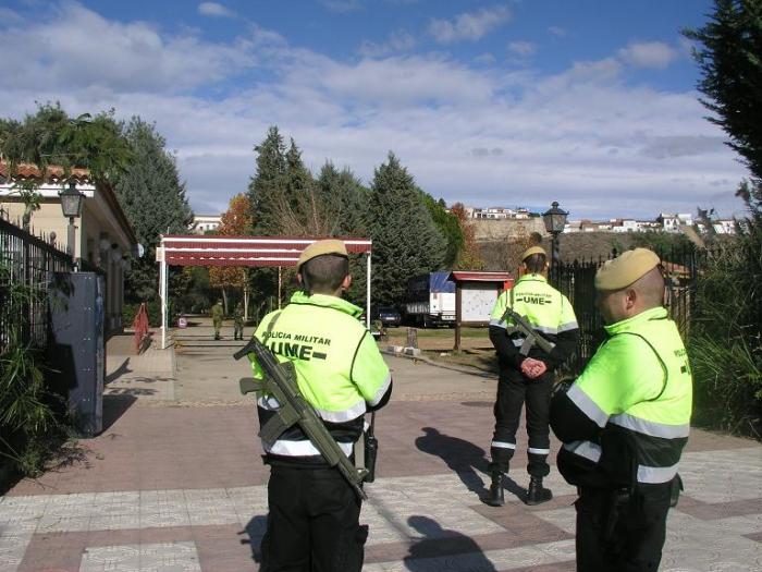 300 militares de la Unidad Militar de Emergencias, de Madrid, realizan prácticas en Coria hasta el viernes