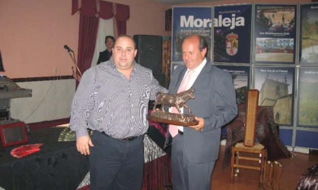 Moraleja entrega los premios de San Buenaventura 2008 en una gala taurina con más de 100 invitados