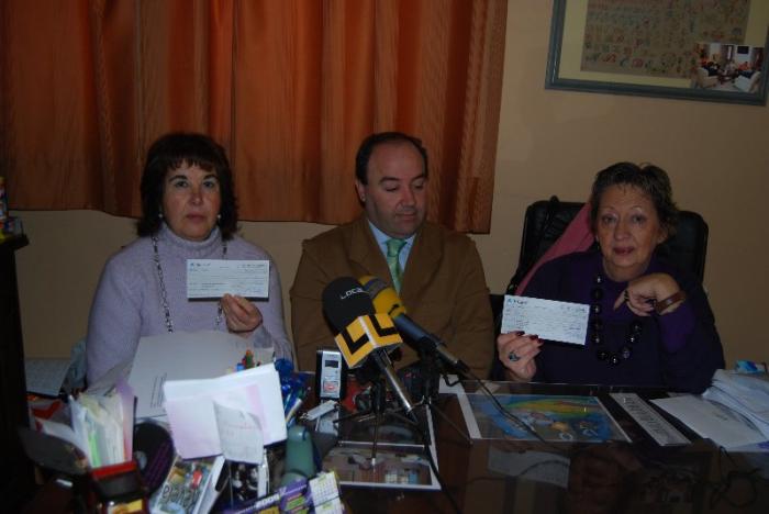 La Caixa otorga 800 euros para ayudar con cenas y lotes navideños a las familias desfavorecidas de Trujillo