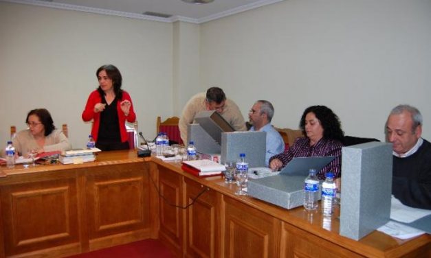 Una comisión de Gobierno municipal enfrenta de nuevo a PP y PSOE en el Ayuntamiento de Moraleja