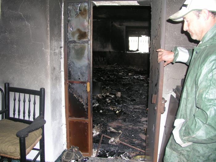 Un muerto y dos heridos en el incendio de una vivienda en la Finca Sabanilla en el término de Ceclavín