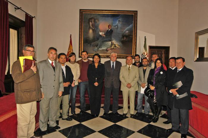 Una delegación de dirigentes y técnicos chilenos conocen el proyecto de la capitalidad cultural en Cáceres