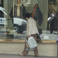 Extremadura registra el menor descenso del país en ventas del comercio minorista