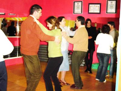 El Servicio Municipal del Voluntariado de Coria enseñará distintos estilos de bailes de Colombia