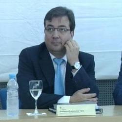 Fernández Vara revisará los impuestos si la vivienda en Extremadura baja «de manera significativa»