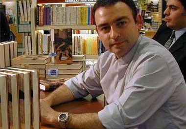 El escritor extremeño Jesús Sánchez Adalid recibe en Cáceres el III Premio ‘Más de 2016 lectores’