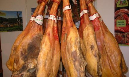 La Junta de Extremadura garantiza la seguridad total de la carne de cerdo y anima a mantener su consumo