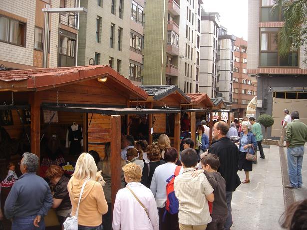 Artesanos del Valle del Alagón participan en una feria artesana y gastronómica en el País Vasco
