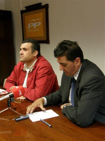 El PP denuncia el trato de favoritismo que el presidente de la Diputación tiene hacia los municipios socialistas