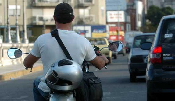 Moraleja se suma a la campaña de la DGT para el control y uso del casco entre los motoristas