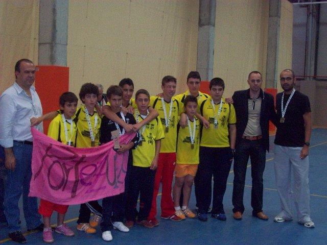 El equipo de Portezuelo de fútbol sala se proclama campeón de Extremadura en la categoría infantil
