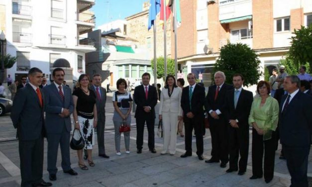 Vara toma posesión como presidente de Extremadura