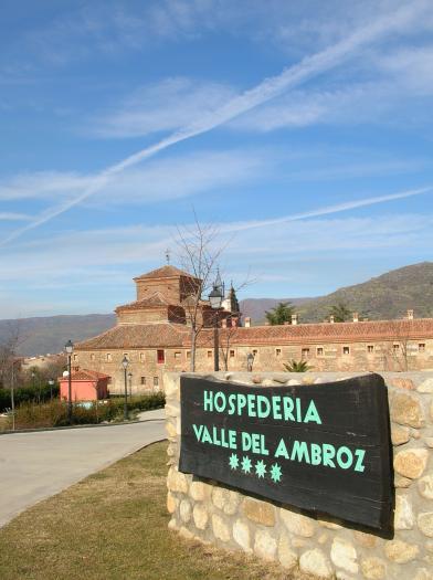Cultura y Turismo restaurará dos iglesias en Coria y Navas del Madroño y ampliará la hospedería de Hervás