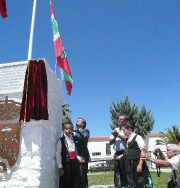 Vegaviana se constituye en municipio de pleno derecho en una ceremonia oficial presidida por Vara