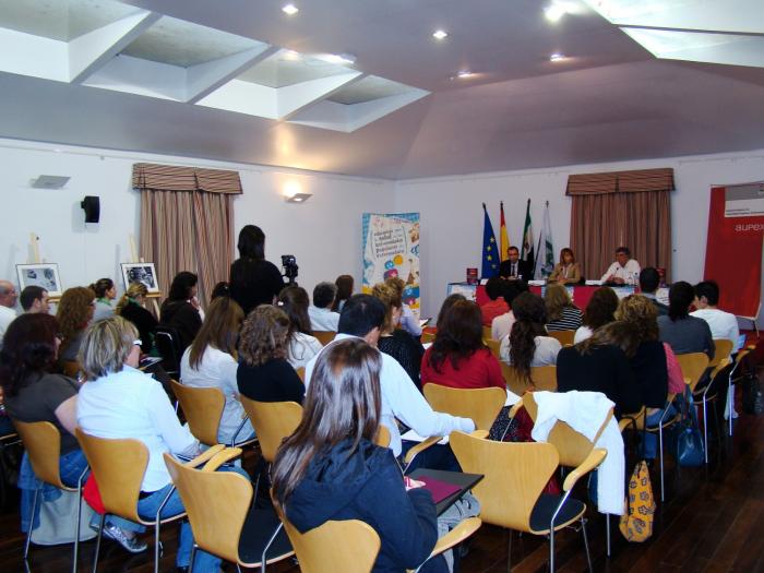 Las Universidades Populares de Extremadura celebran en Almendralejo un encuentro de trabajo por la salud