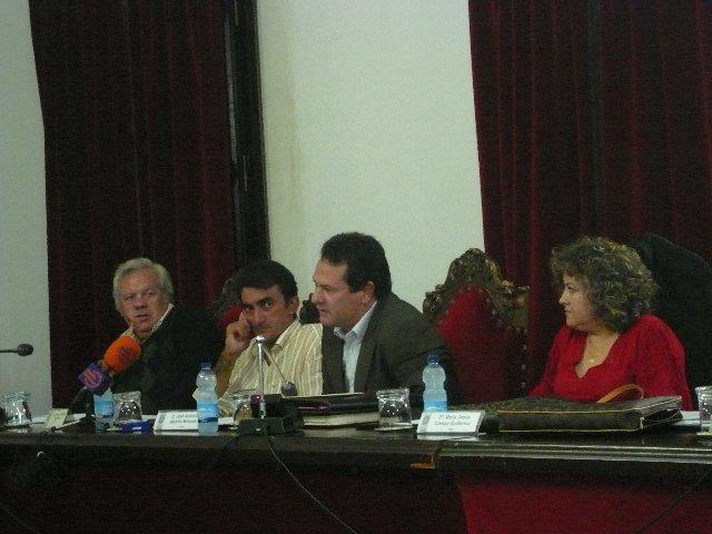 El edil socialista Modesto Martiño será el abanderado de San Juan 2010 tras recibir el apoyo del pleno de Coria