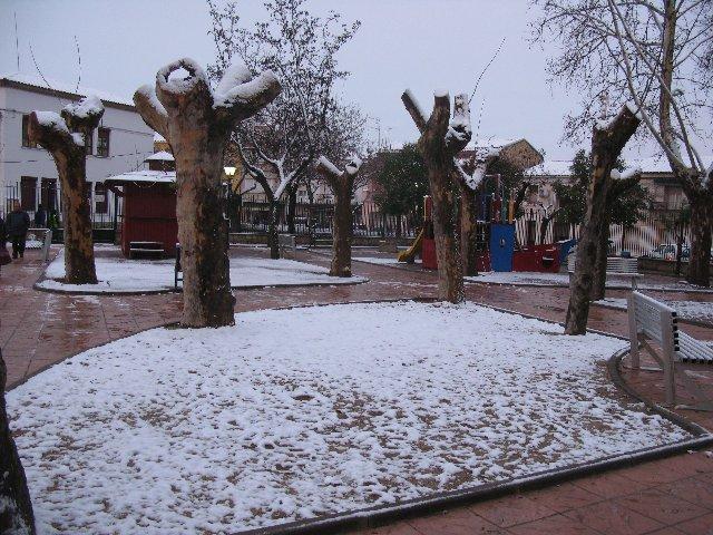 La nieve cubre de blanco el norte de Cáceres 25 años después de la última nevada