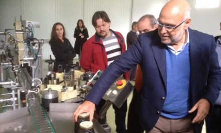 Echávarri visita la cooperativa Montemiel donde subraya el apoyo del GobEx y las ayudas de 6 millones de euros al sector apícola