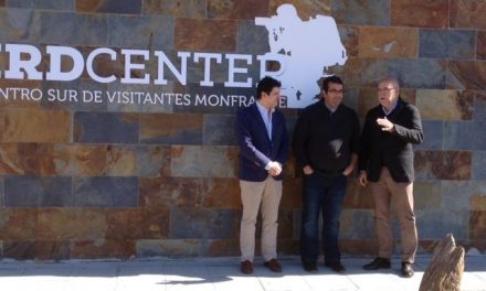 El consejero de Agricultura inaugura el Centro de Información de Ornitología de Monfragüe
