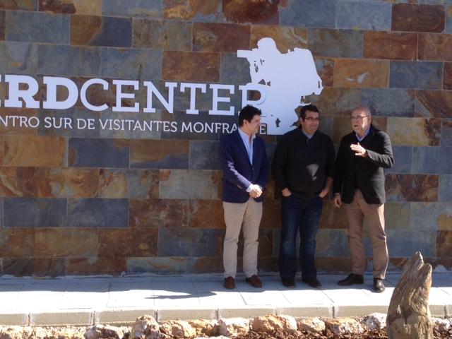 El consejero de Agricultura inaugura el Centro de Información de Ornitología de Monfragüe