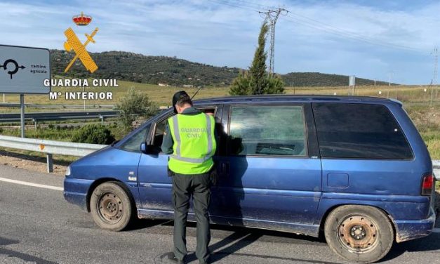 Sorprendido conduciendo sin carnet y durante el Estado de Alarma un varón de 33 años en Torrejoncillo