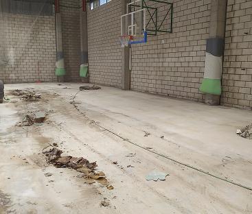 Comienzan las obras de sustitución del pavimento en el Pabellón Municipal de Deportes de Coria