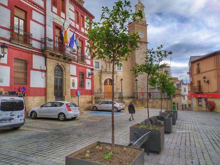 El Ayuntamiento de Torrejoncillo estudia un nuevo plan de ayudas para las empresas locales