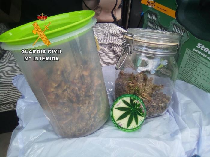 Detenido un joven de 23 años cuando circulaba cerca de Cañaveral con 112 gramos de marihuana en su coche