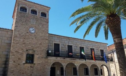 El Ayuntamiento de Coria repartirá más de 300.000 euros entre las 600 empresas que han solicitado ayudas