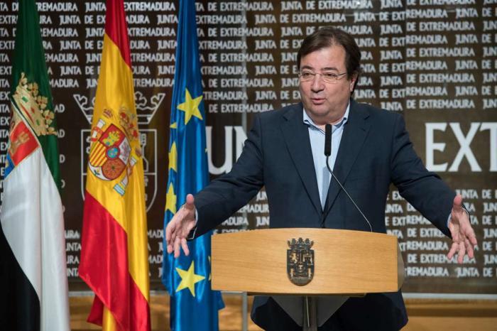 Fernández Vara anuncia una bajada de tasas, pero no reducirá los impuestos a los extremeños