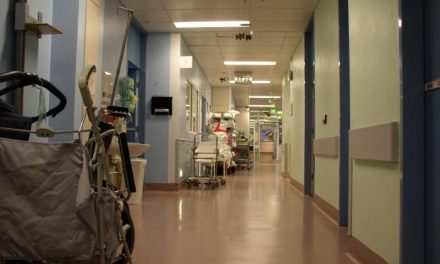 Más de un centenar de pacientes permanece ingresado por Covid-19 en los hospitales de la región