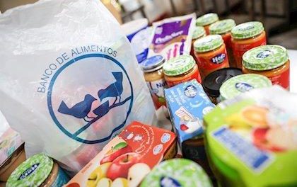 Una cofradía de La Moheda inicia una campaña de recogida de alimentos para ayudar a los más necesitados