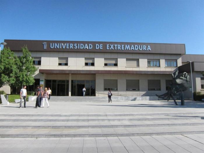 La Junta de Extremadura apoya la bajada de precios públicos de los estudios universitarios  de Grado