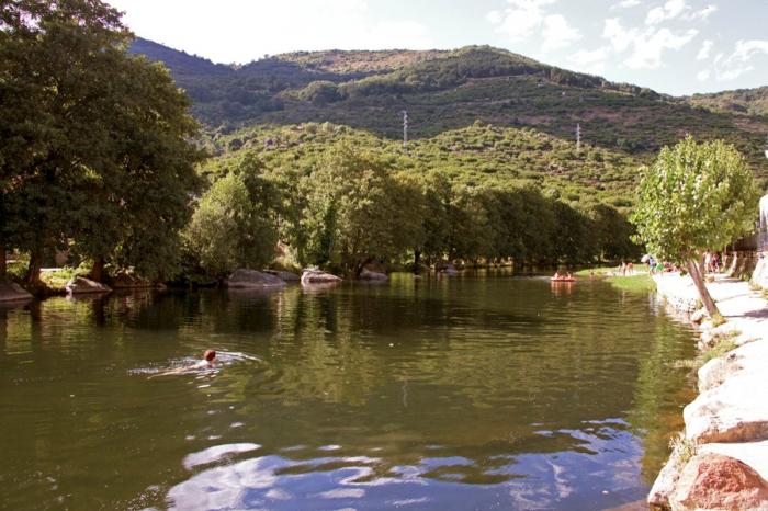 El PP pide a la Diputación un manual claro para la apertura de las piscinas naturales en la provincia
