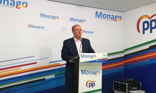 Monago acusa a Vara de «poner la alfombra a las grandes empresas» y no ayudar a los autónomos