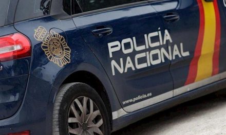 La Policía Nacional detiene en Mérida a un hombre de 28 años  que estaba robando en el interior de un coche