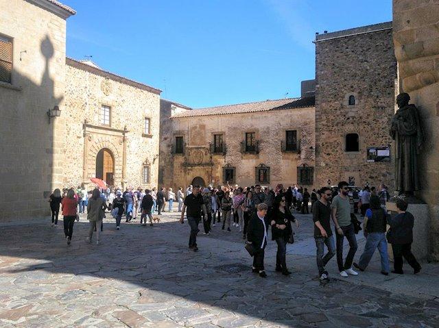 El PP de Extremadura exige a la Junta que reclame a Sánchez inversiones para el sector turístico