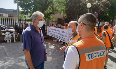 Trabajadores de Ambulancias Tenorio se concentran en Cáceres para reclamar mejoras y que se cumpla el convenio colectivo