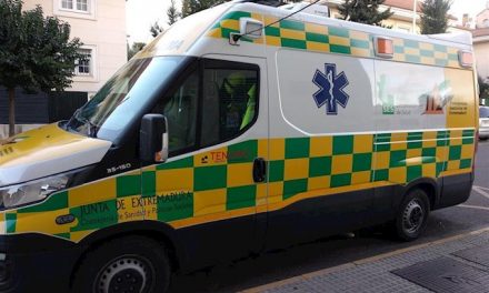 Cacereños por Cáceres pide a la Junta una solución para los trabajadores de ambulancias