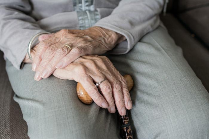 El alzheimer, principal causa de demencia neurodegenerativa, afecta a más de 20.000 extremeños