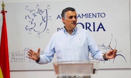 El alcalde de Coria critica que el Gobierno elimine los fondos públicos a la educación concertada