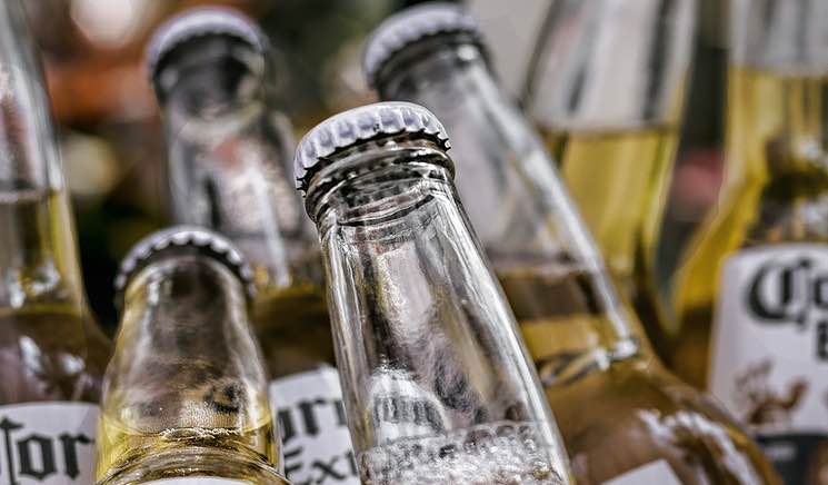 Alcántara multará con hasta 600 euros a las personas que hagan botellón o consuman alcohol en la calle