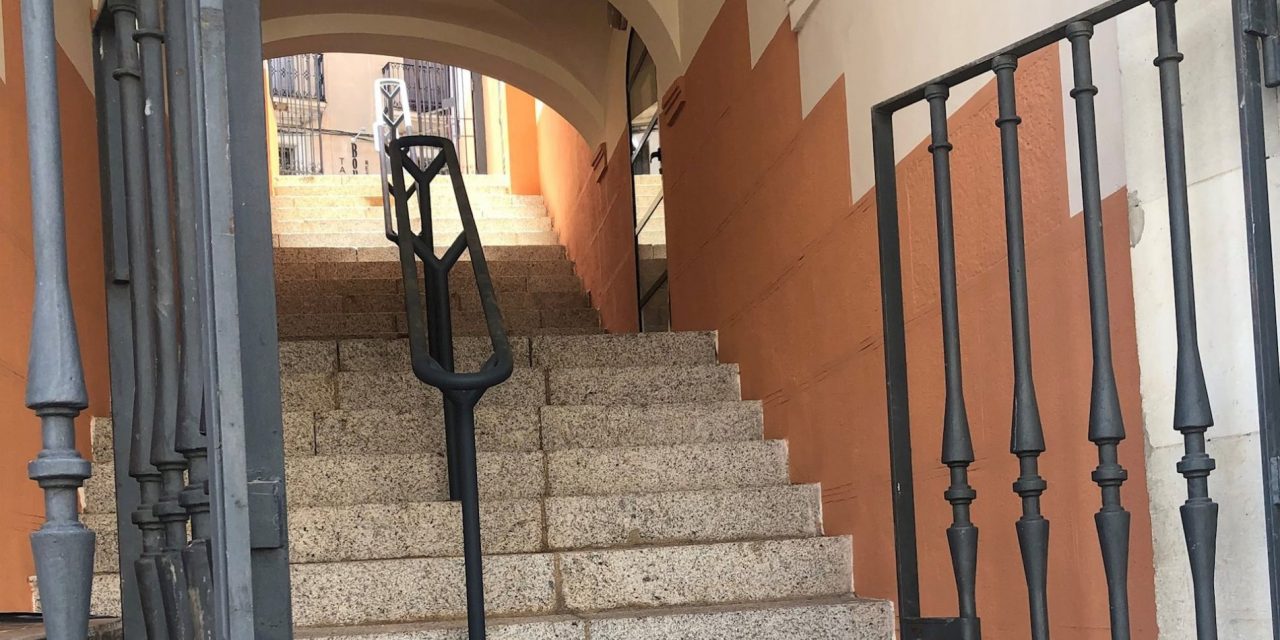 El Ayuntamiento de Cáceres abre las escaleras que conectan la plaza de las Piñuelas con la Gran Vía