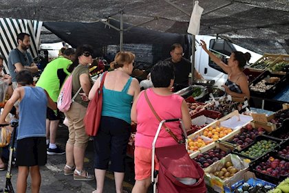 Los vendedores ambulantes proponen al Ayuntamiento de Coria la apertura total del mercadillo garantizando la seguridad