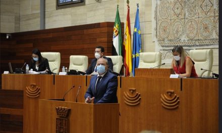 Monago insta a Vara a reclamar un régimen fiscal especial para Extremadura ante la «vulnerabilidad» de la región