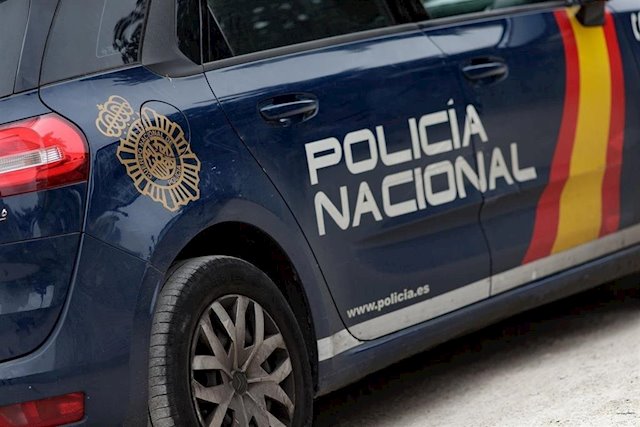 Detienen en Badajoz a un hombre por robar una furgoneta de reparto tras ser sorprendido por el propietario
