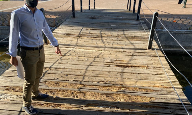 El PSOE de Badajoz pide al consistorio reparar el suelo de madera del puente de Puerta del Pilar